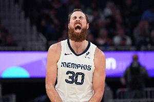 九游娱乐-灰熊将赫夫交易至步行者