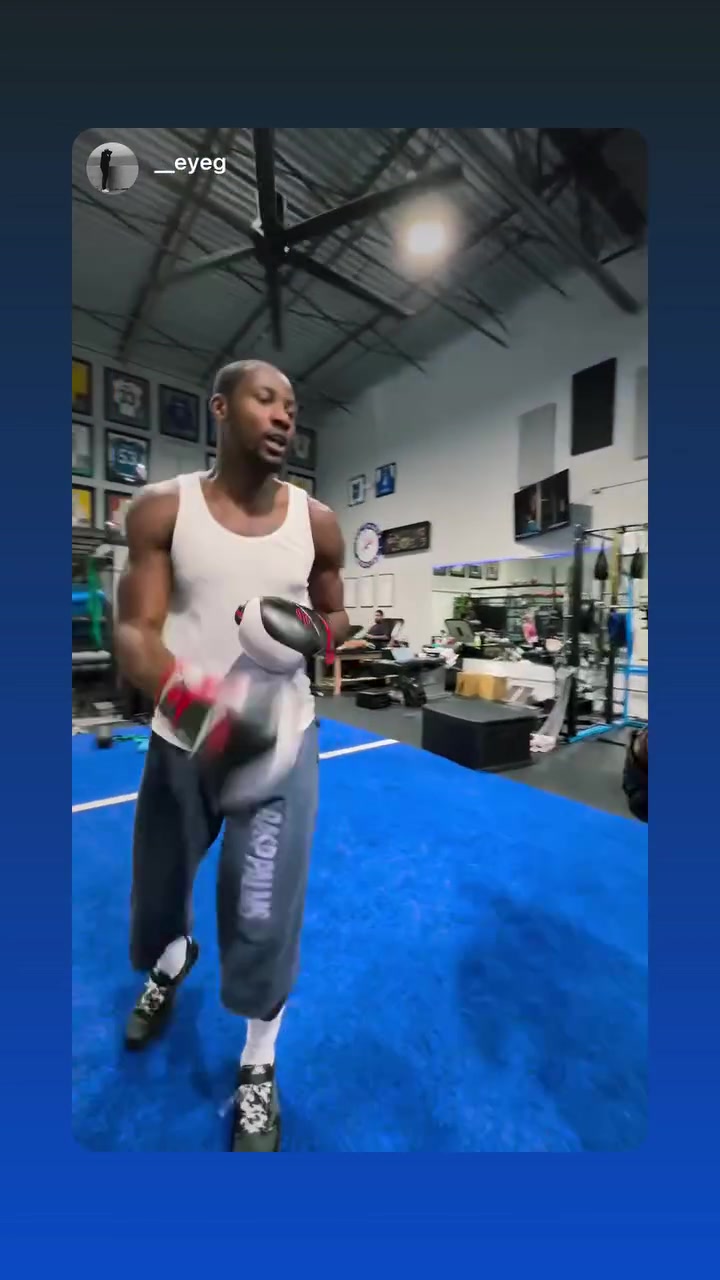 九游娱乐-库明加备战升级：拳击训练成今日焦点，强化对抗防追梦