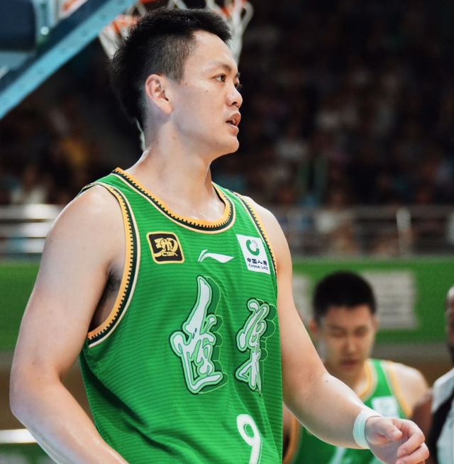 九游体育app-辽宁男篮拒绝爆冷！完成大逆转，姜宇星渐入佳境，王岚嵚19分