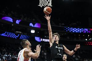 九游体育官网-持续成长！小瓦格纳欧锦赛小组赛场均21.6分5.2板3.6助 仅0.6失误