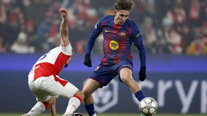 九游体育-本赛季已参与20球！20岁中场炸裂崛起，成巴萨新核